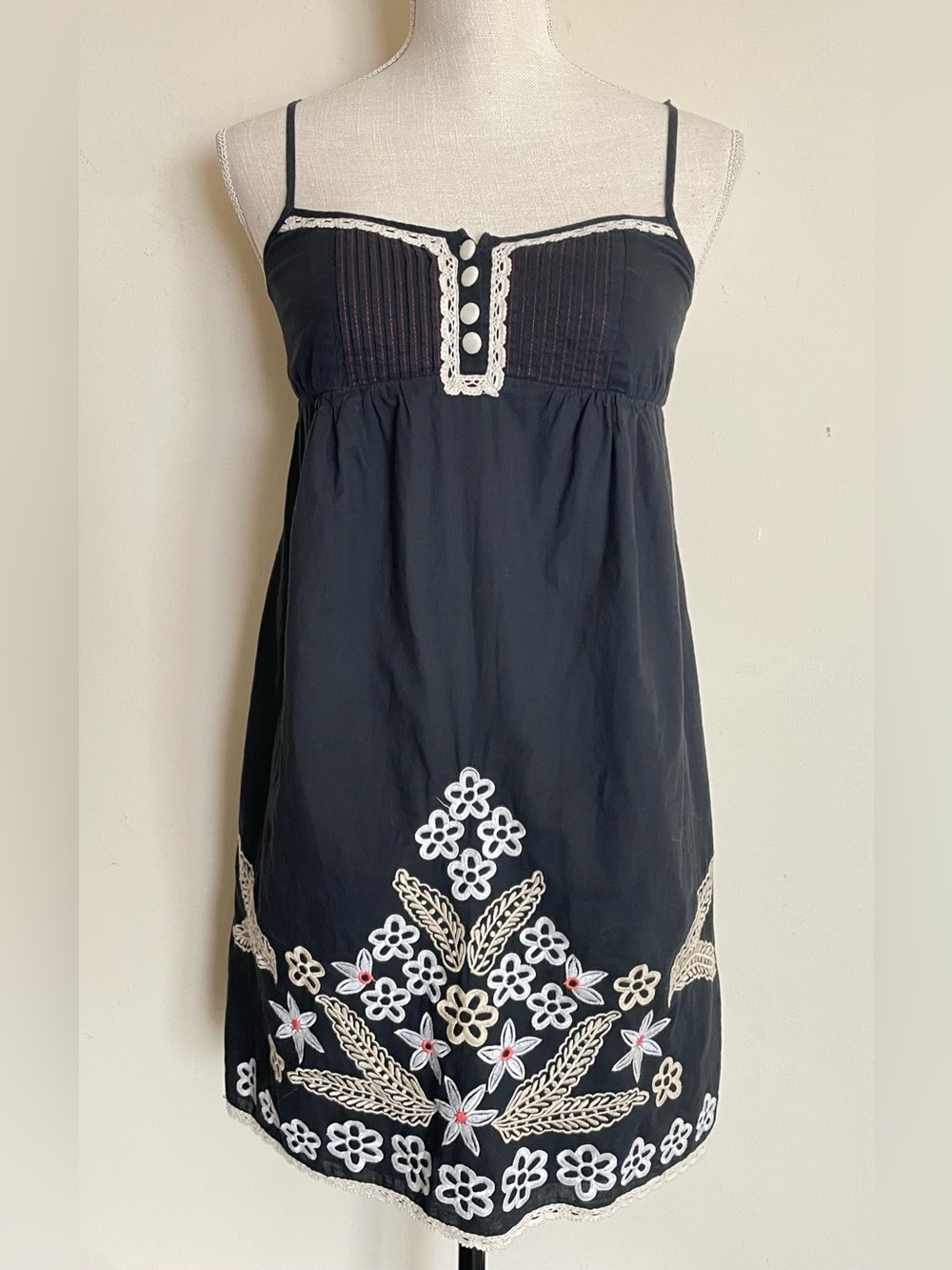 Charlotte Russe Sleeveless Black Floral Embroidered Cotton Mini Dress